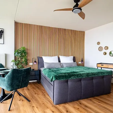 Apartment Design-apartment I Hotelturm I Etage 26 I Boxspring I Ausblick Augsburg