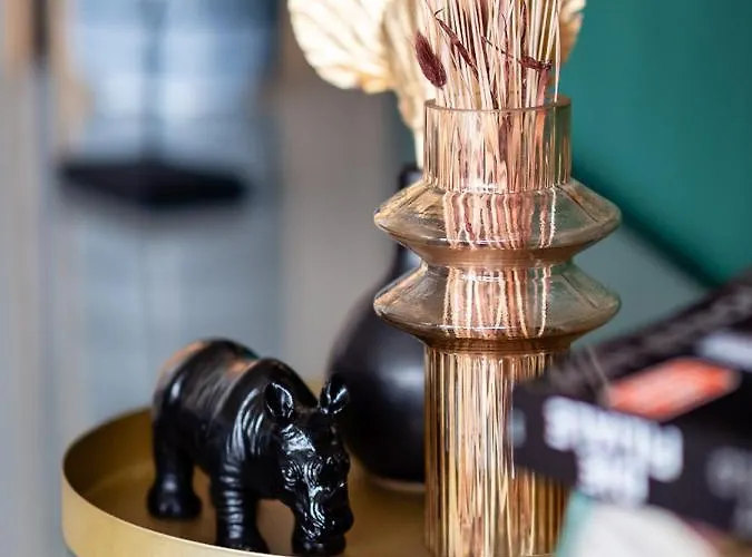 Tower I 26th Floor I Boxspring I Nespresso